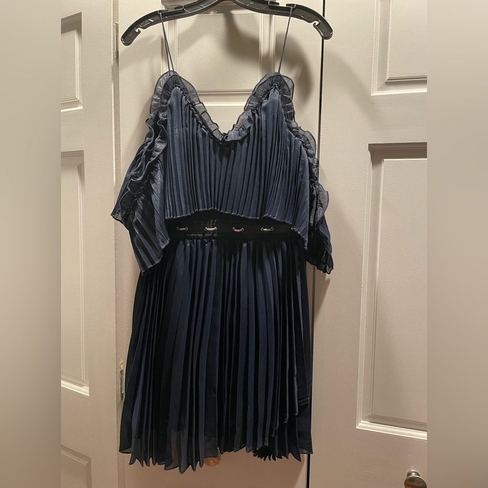 Talulah Navy Blue Flowy off the shoulder mini dress size medium‎